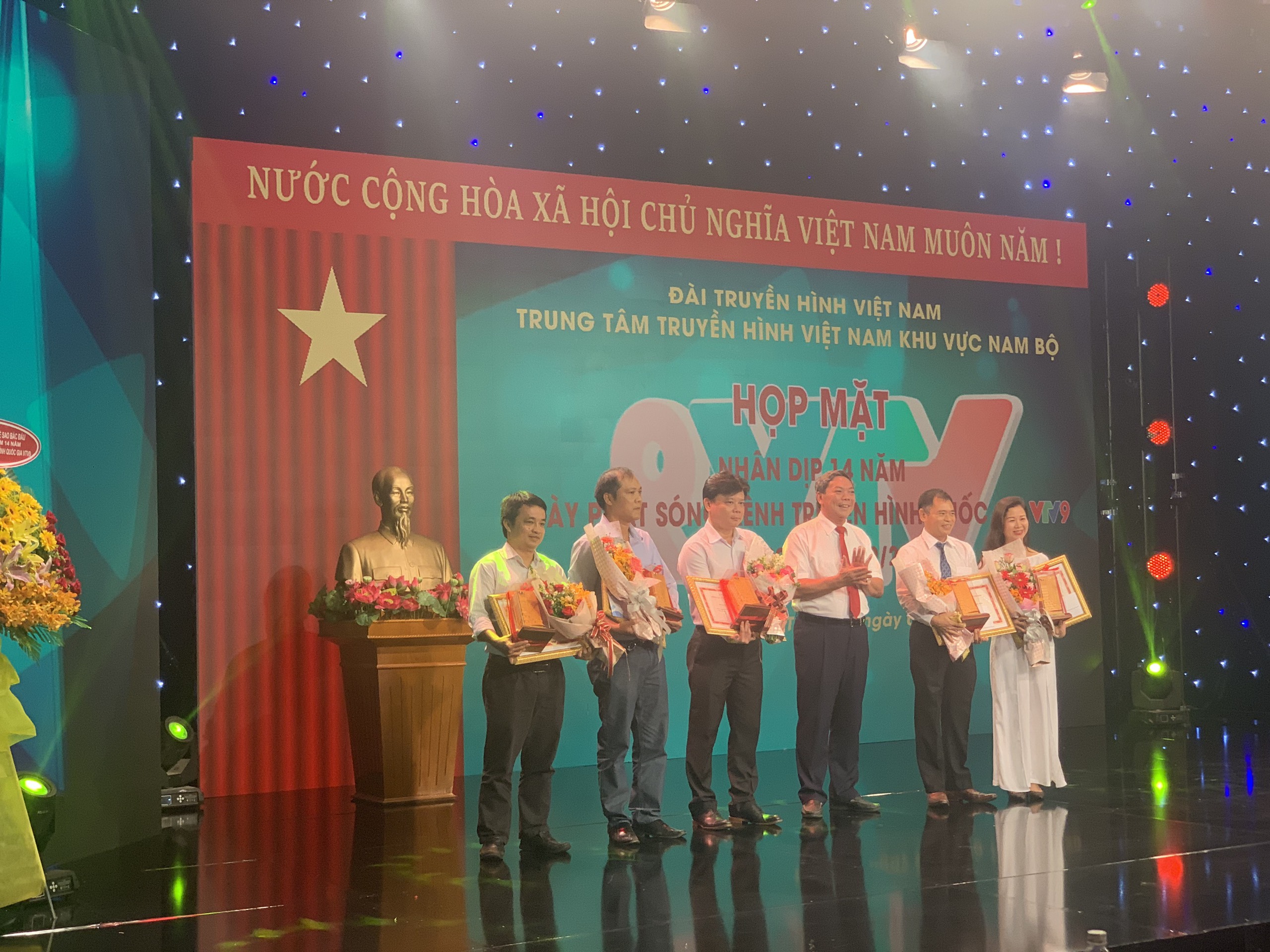 Đài truyền hình Việt Nam tặng bằng khen cho Sao Bắc Đẩu với nhiều đóng góp cho công trình “Trung tâm sản xuất chương trình của Đài THVN tại TP.HCM”