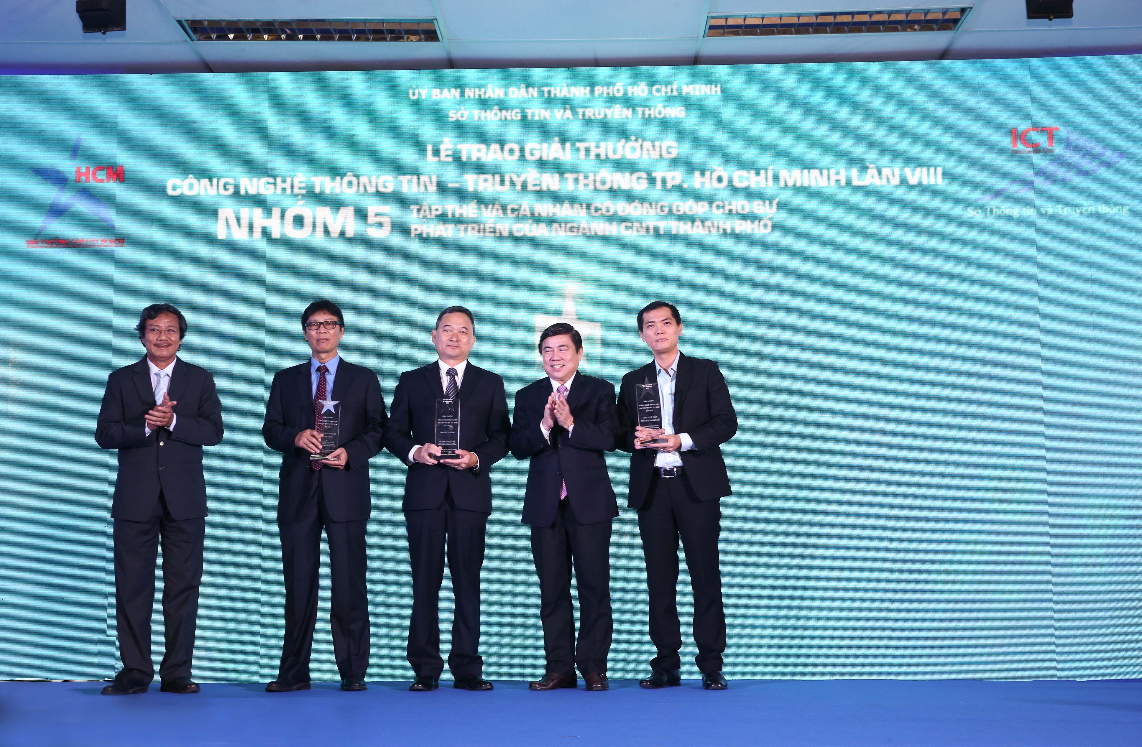 Công ty Cổ phần Công nghệ Sao Bắc Đẩu nhận giải thưởng “Đơn vị có thành tích xuất sắc đóng góp cho sự nghiệp phát triển CNTT – TT thành phố”